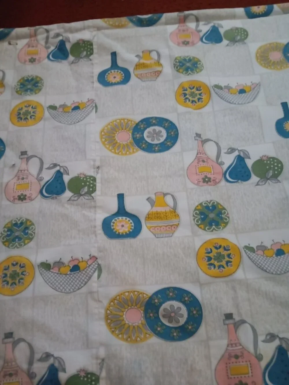 Vintage Kitchy Cotton Tablecloth Kitchen Print Jugs and Fruit Bowls 59 x 53